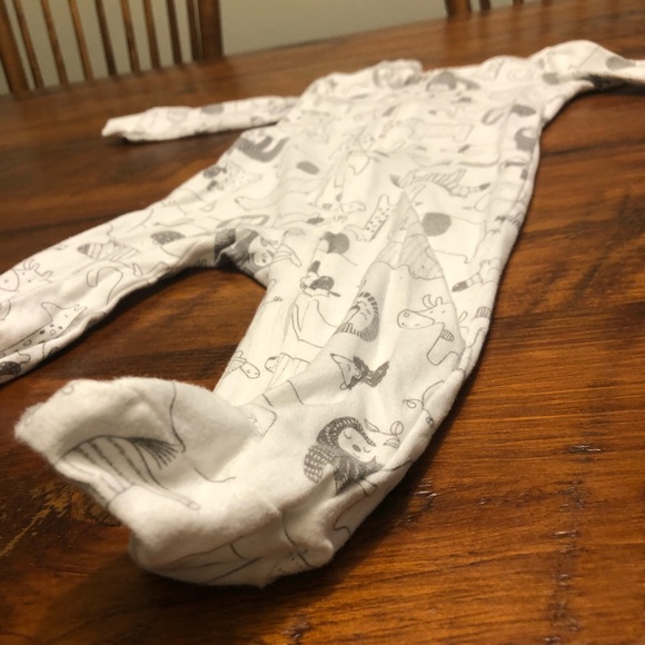Carter's Unisex-Baby Neutral Sleep and Play Footed One-Piece - Picture 4 of 5